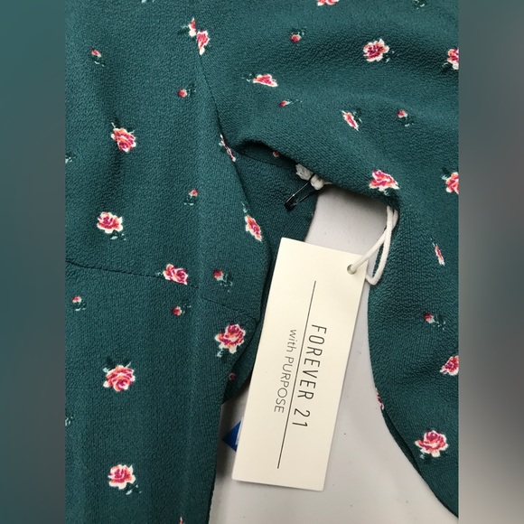 Forever 21 Green Ruffles Hem - Picture 8 of 12